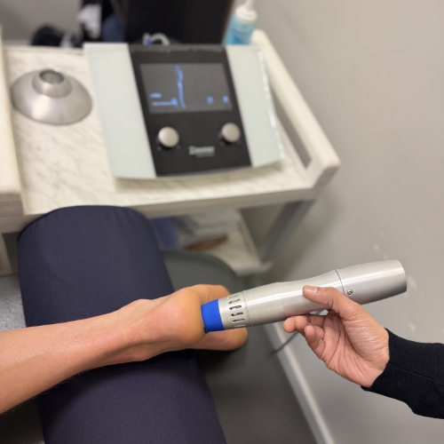 shockwave-therapy-Montrose-Physiotherapy-and-Massage-Abbotsford-BC-clinic-pic